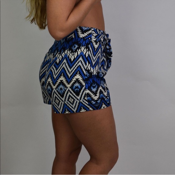 Patterned high waisted trouser shorts - Picture 2 of 4